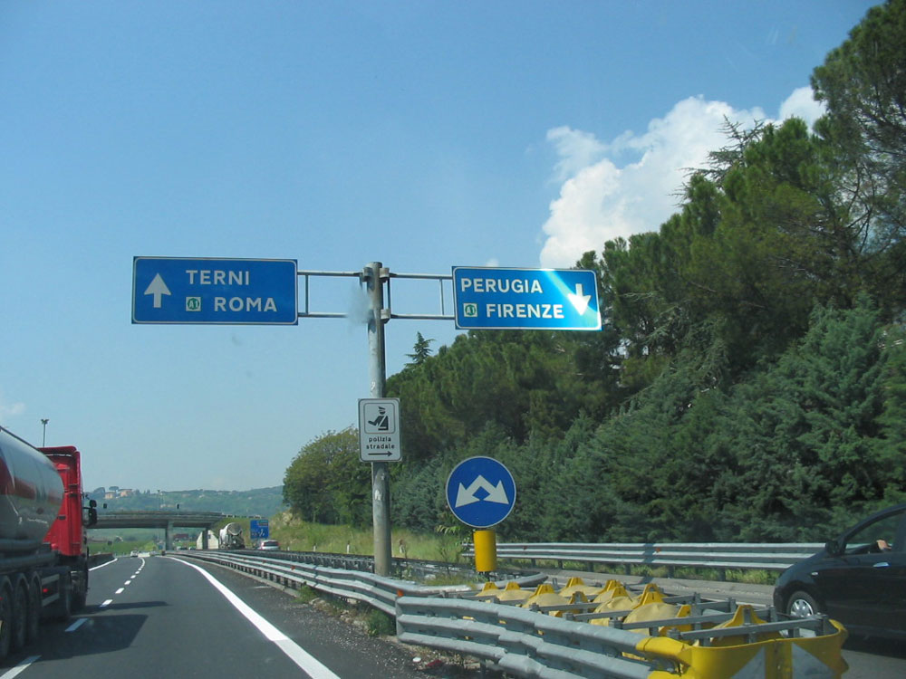 Ponte San Giovanni (PG) – installazione portale.